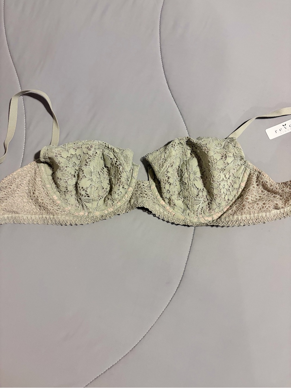 Reveal Lace Underwire Bra in Sage Green size 34C